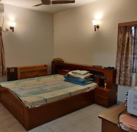 Lovely Couple Friendly Guest House Kolkata Bagian luar foto